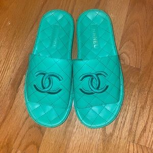 CHANEL Quilted SS 21 Slides 😍😍💚💚💚💚💚